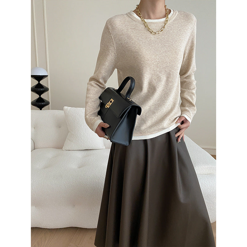 Women's fashionable sweater with fine contrast details Chic & Stil