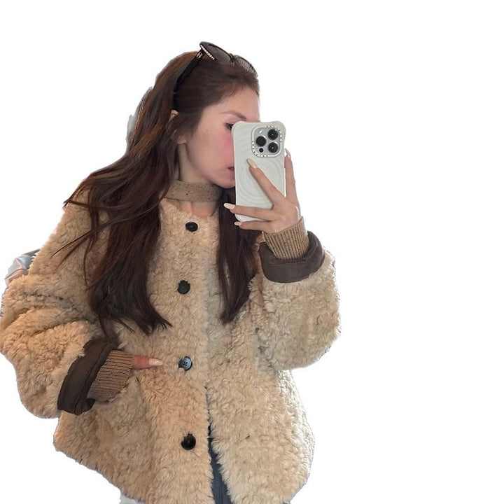 Veste en peluche confortable pour femmes avec détails de boutons Chic & Stil