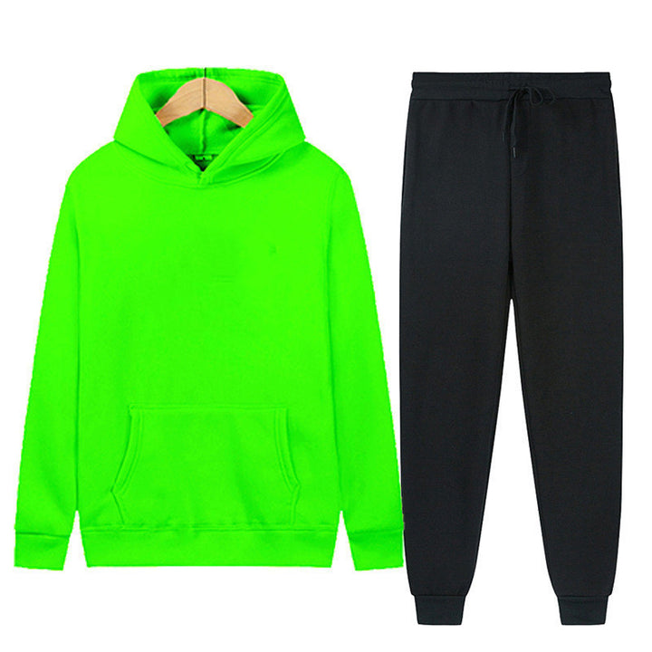 Women comfortable tracksuit set with kangaroo pocket and practical cuffs Lune London
