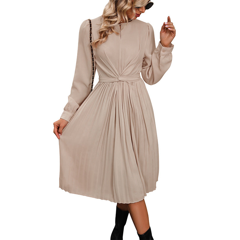 Robe midi plissée pour femmes avec taille élégante et manches longues Chic & Stil