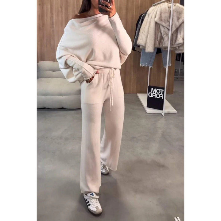 Women's comfortable loungewear in soft knitted material with a loose fit Lune London