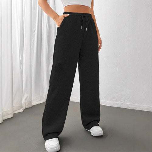 Casual wide women's jogger pants with elastic waistband and practical pockets Lune London