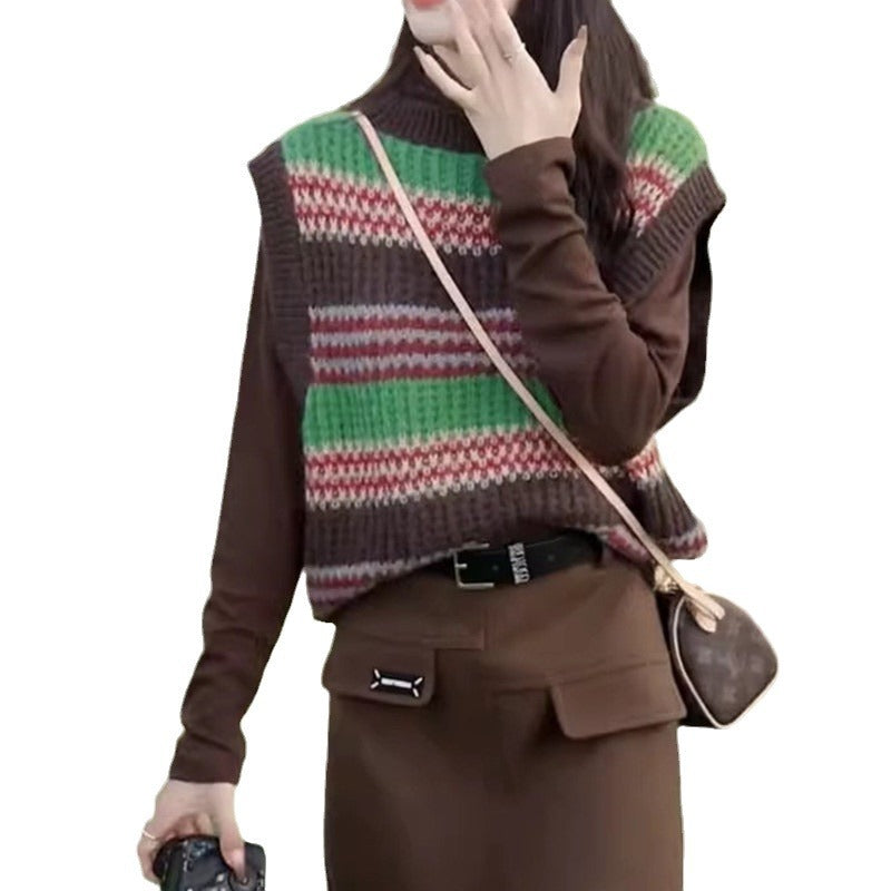 Casual knitted pullover for women, oversized, with a colorful striped pattern and a sleeveless design Lune London