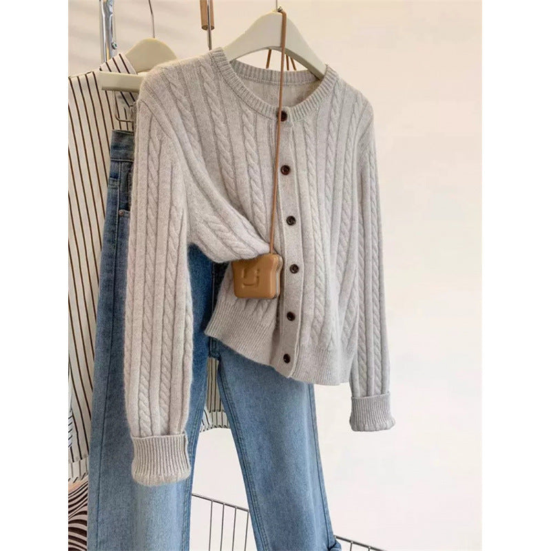 Cardigan pour femmes avec motif en câble Chic & Stil