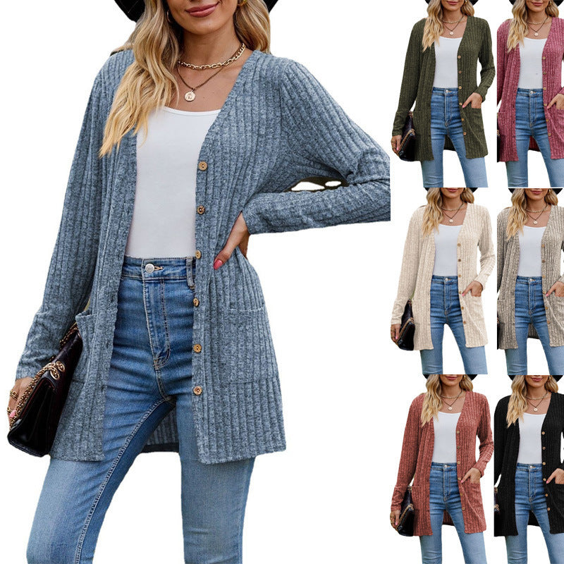 Women's cardigan with quilted structure and elegant button details Chic and Style