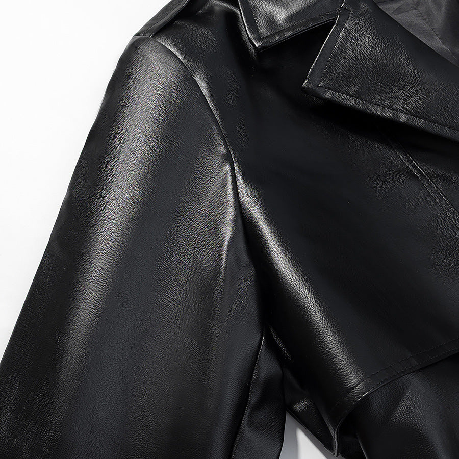 Manteau trench élégant en faux cuir pour femmes avec ceinture stylée et poches pratiques Chic & Stil