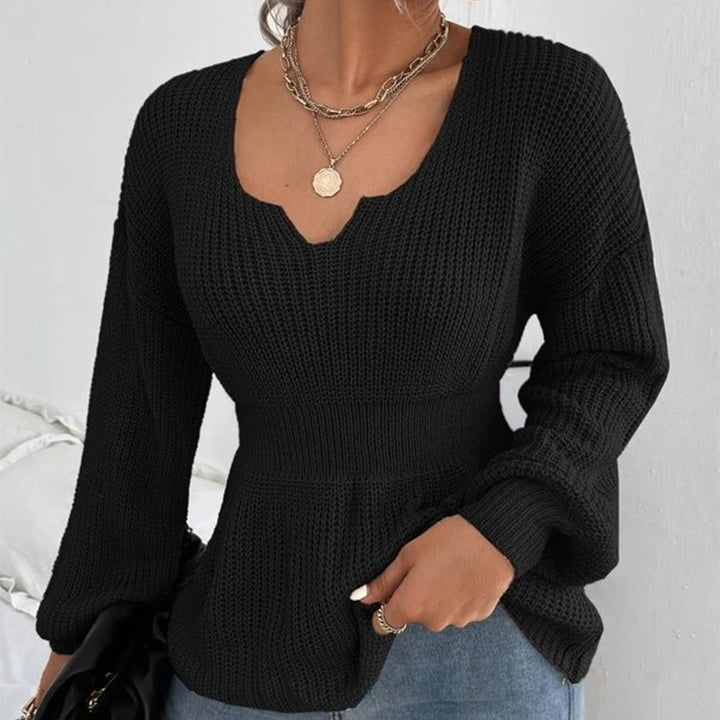 Fashionable women's knit sweater with a soft material and a charming V-neck Lune London