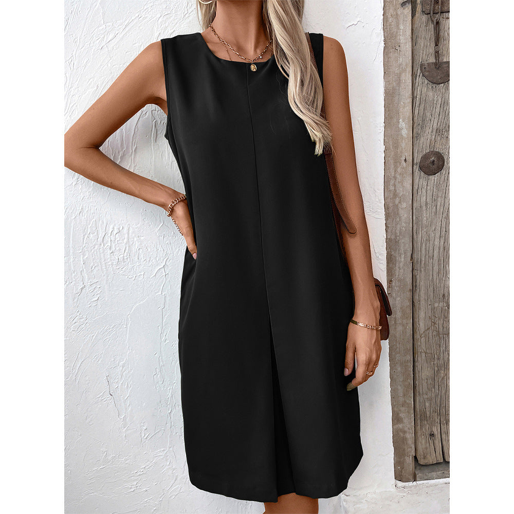 Sleeveless dress for women with practical side pockets Lune London