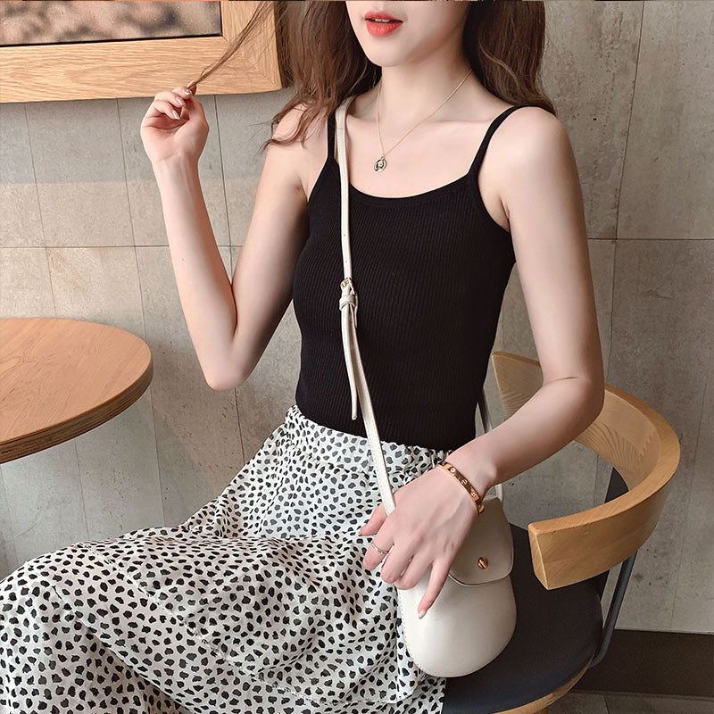 Top en rib avec bretelles spaghetti et coupe ajustée Chic & Stil