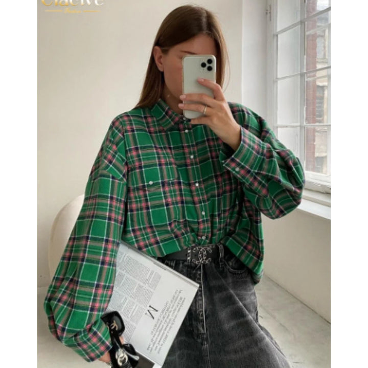 Flannel shirt for women with plaid pattern and relaxed fit Lune London