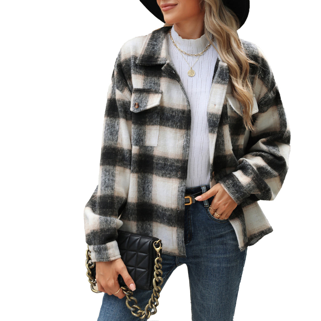 Plaid flannel overshirt for women with chest pockets and casual cut Lune London