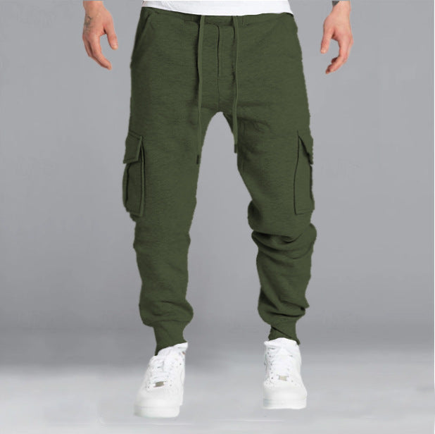 Trendy cargo pants for men with elastic waist and practical side pockets Lune London