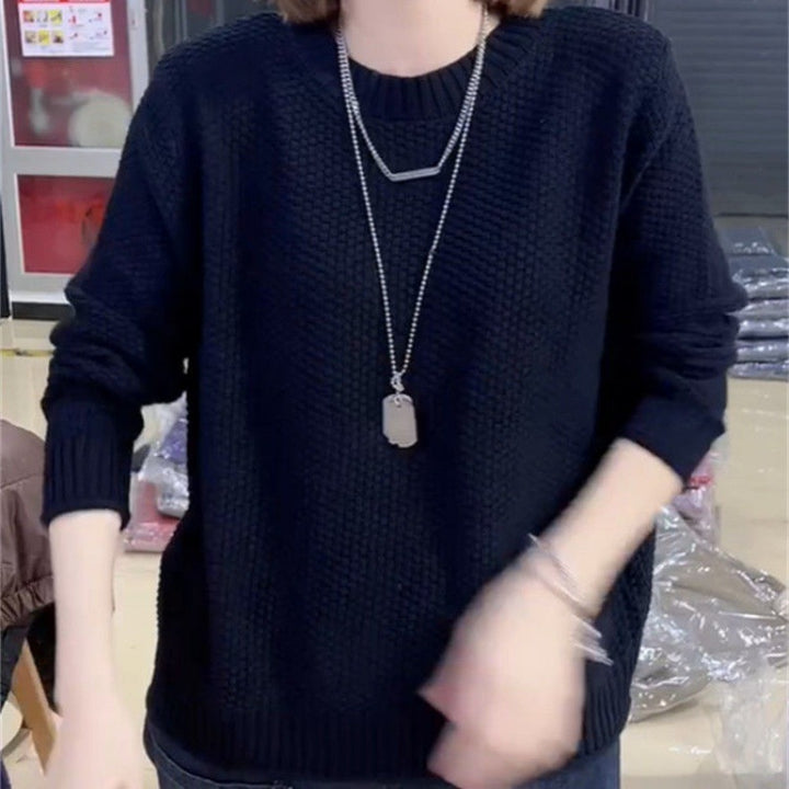 Casual knitted pullover for women with a textured surface and a loose fit Lune London