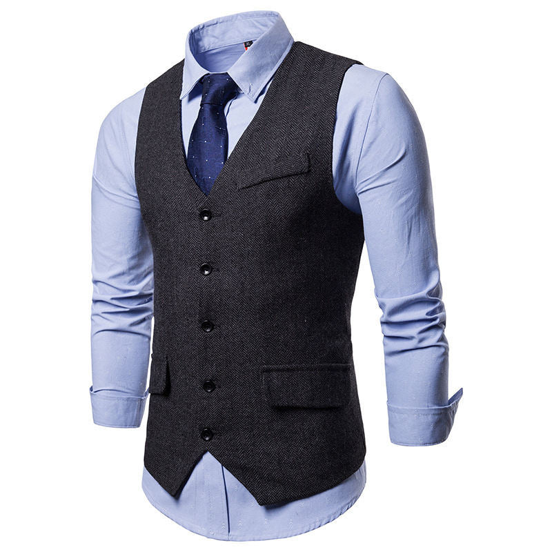 Elegant men's vest with classic herringbone design and practical pockets Lune London