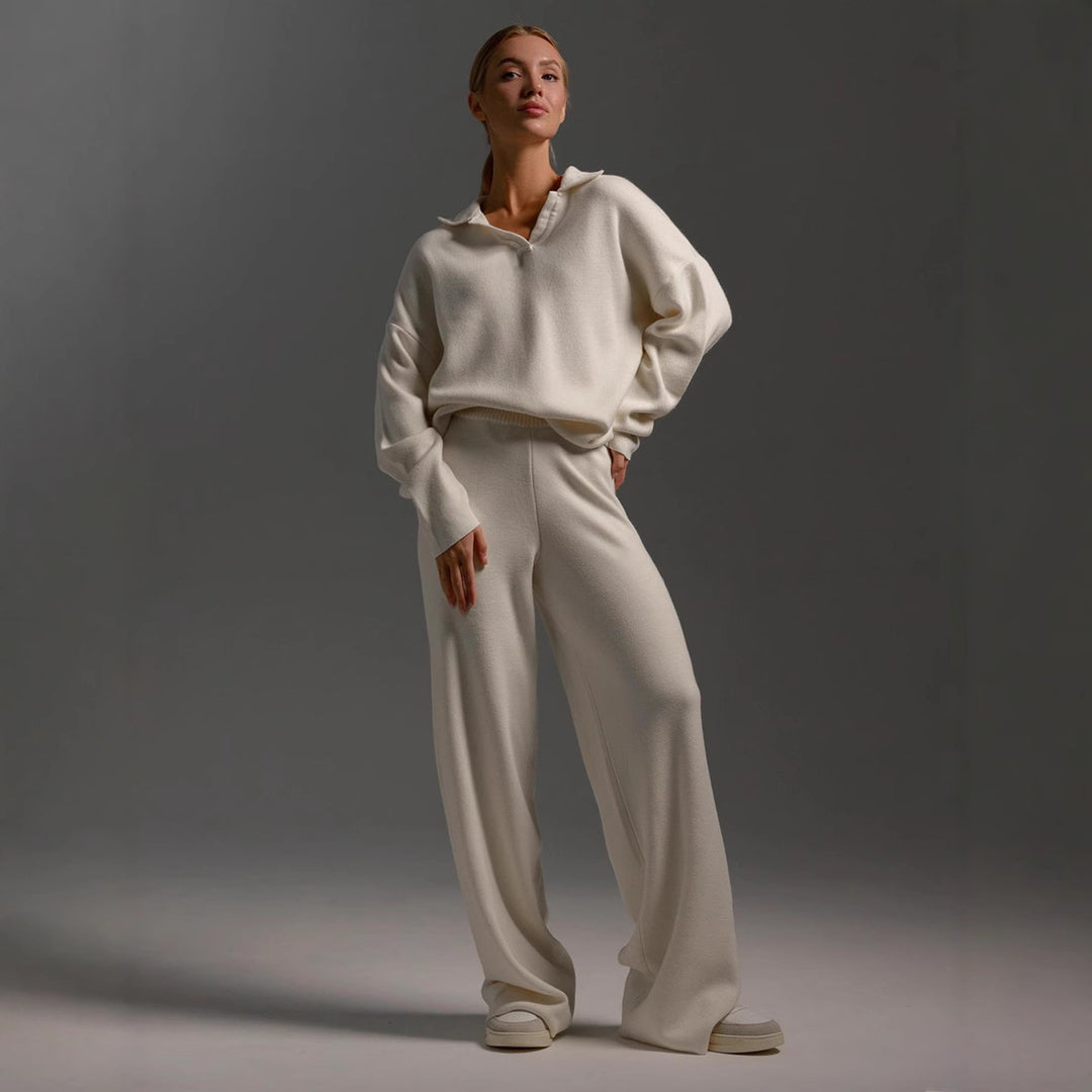 Comfortable lounge set for women with polo collar and loose fit Lune London