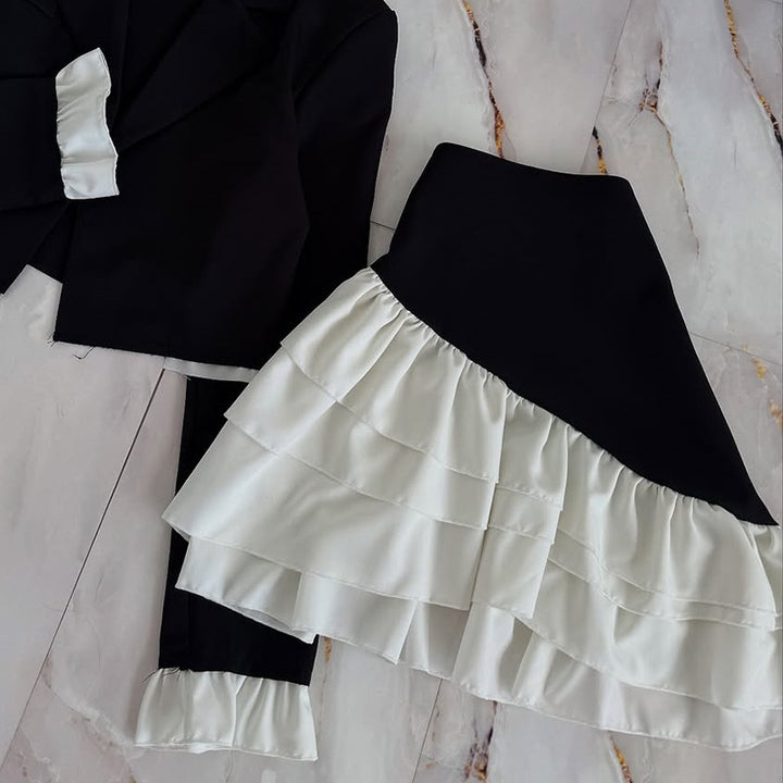 Cropped jacket for women with ruffle details and elegant chic Style and Style