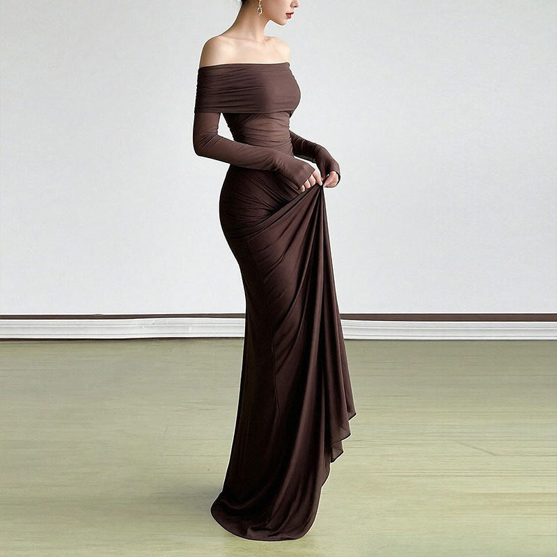 Robe maxi élégante pour femme à épaules découvertes avec détails en volants et manches longues Chic & Stil