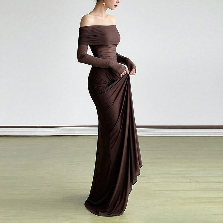 Robe maxi élégante pour femme à épaules découvertes avec détails en volants et manches longues Chic & Stil