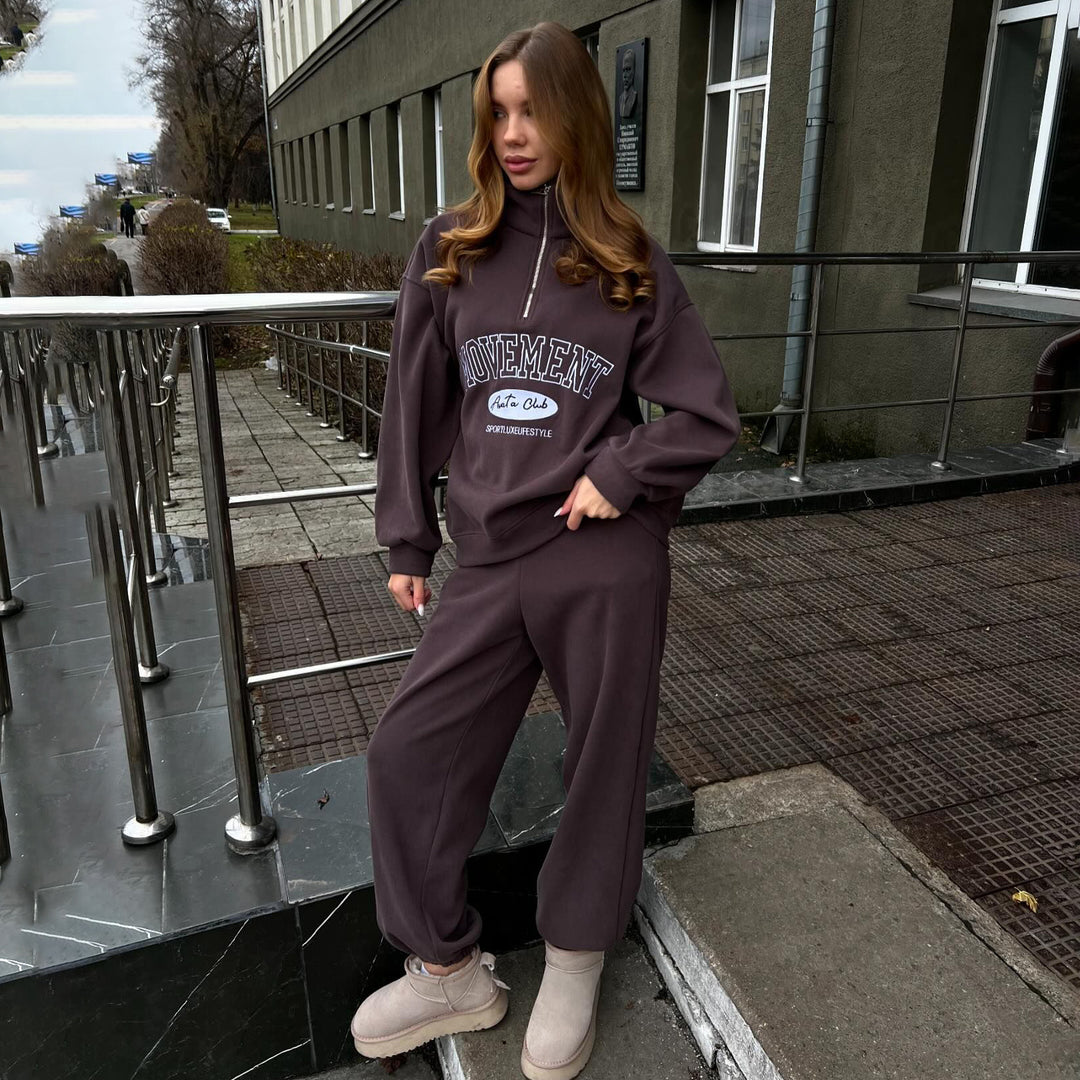 Sport leisure set for women with high collar zipper and relaxed fit Lune London