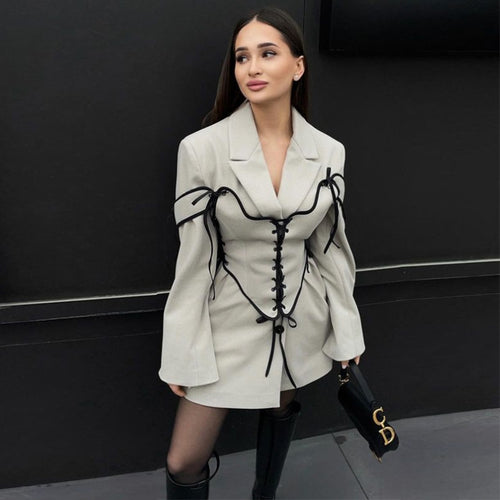 Chic and stylish tailored blazer for women