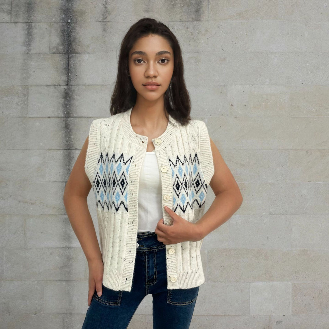 Women’s knitted vest with decorative twisted pattern and button placket Lune London