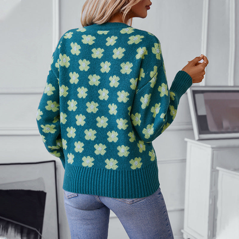 Knit sweater for women with floral pattern and V-neck Lune London