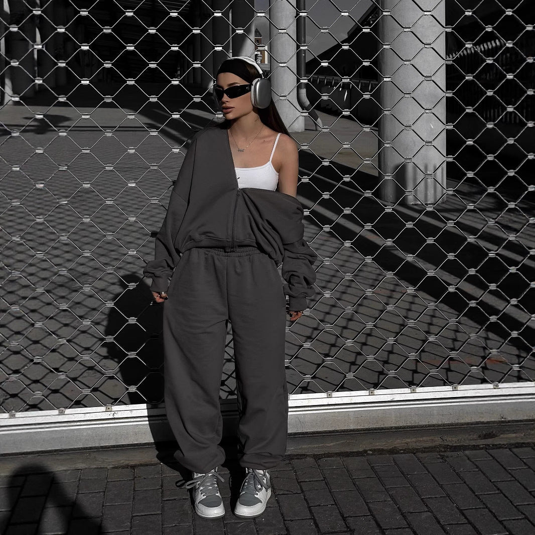 Casual outfit for women with wide pants and sporty jacket Lune London