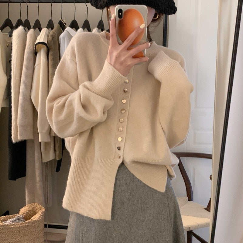 Cardigan élégant pour femmes avec détails de boutons et coupe décontractée Chic & Stil