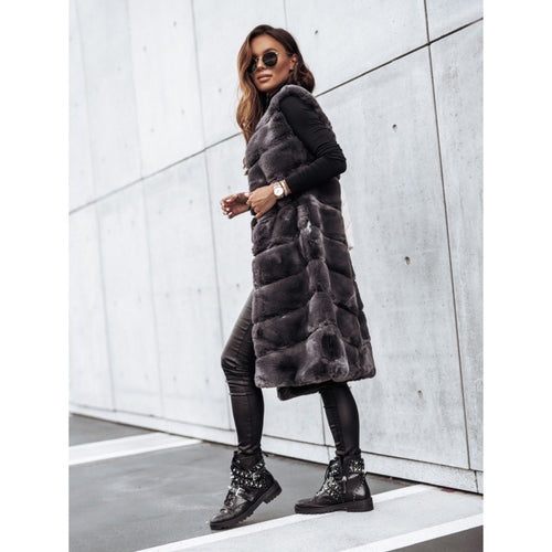 Long coat for women in soft faux fur with quilted design Lune London