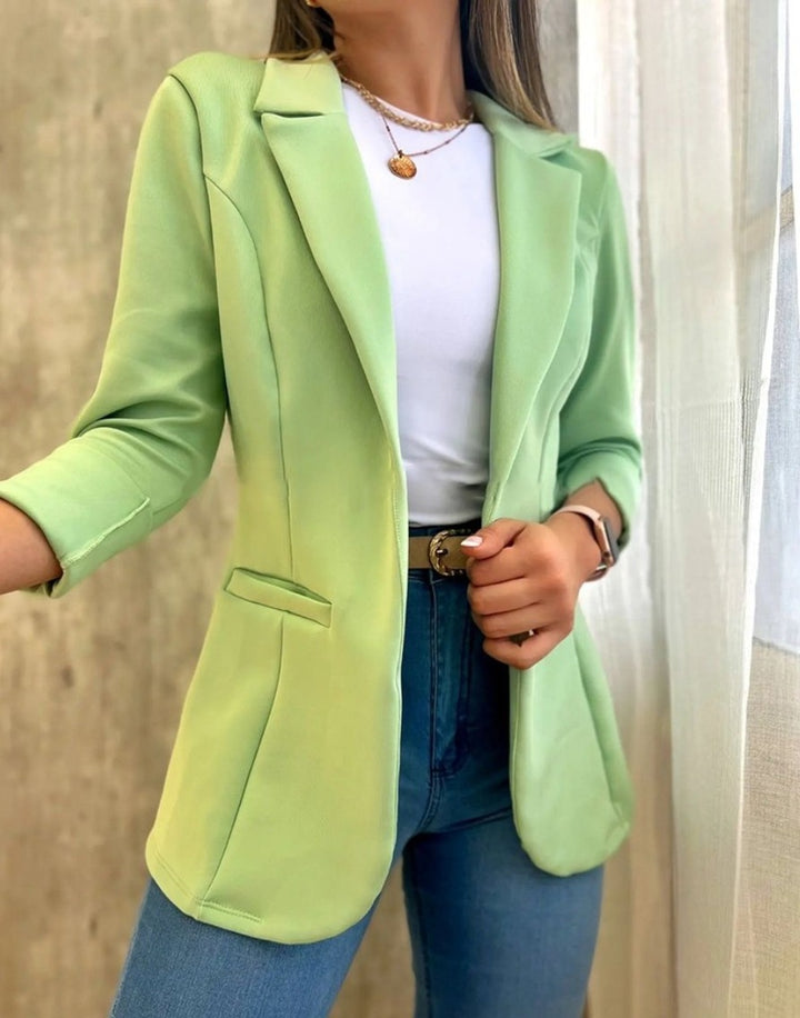 Women's elegant and fitted blazer with a fine lapel Lune London