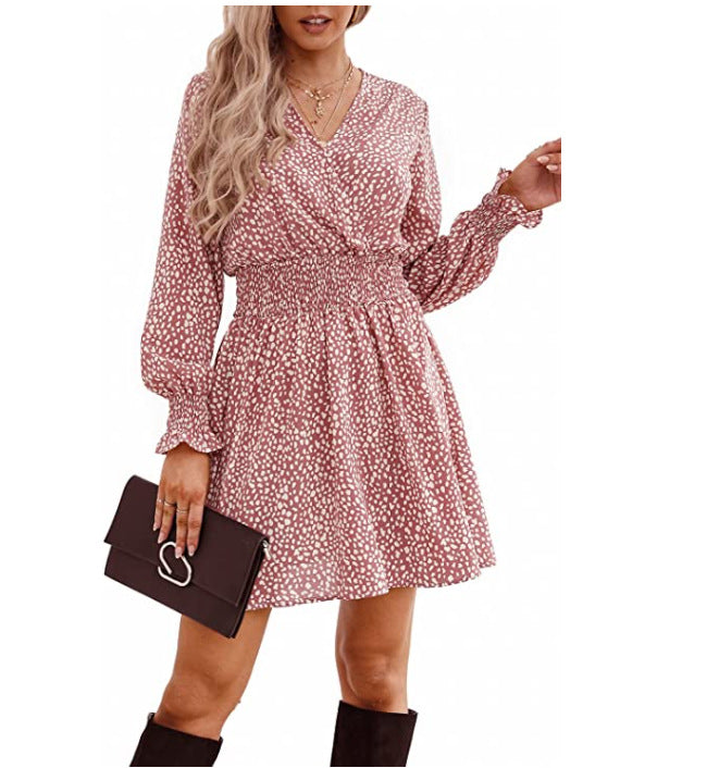 Elegant dress for women with a fitted elastic and long sleeves Lune London
