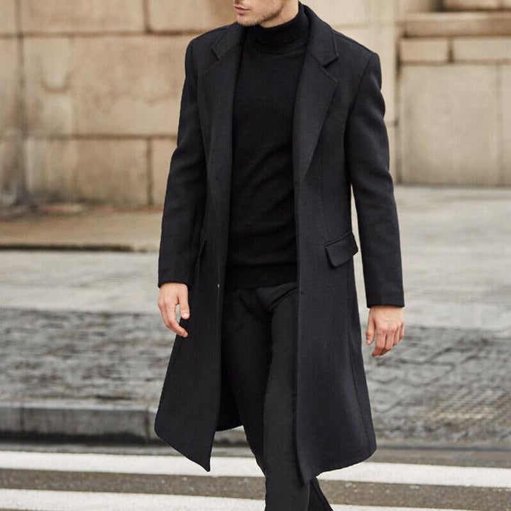Elegant wool coat for men with a classic design featuring a deep lapel Lune London