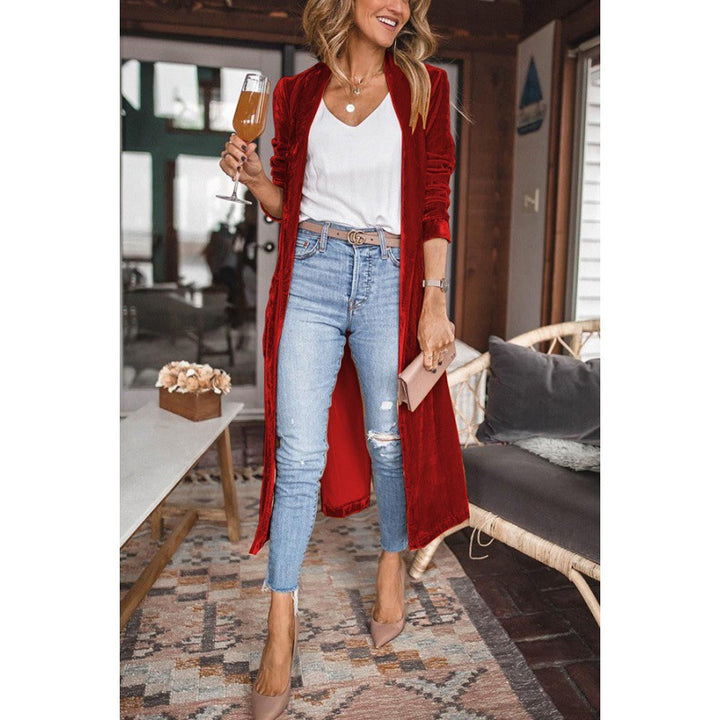 Manteau en velours à la mode pour femmes avec une coupe élégante et des poches pratiques Chic & Stil