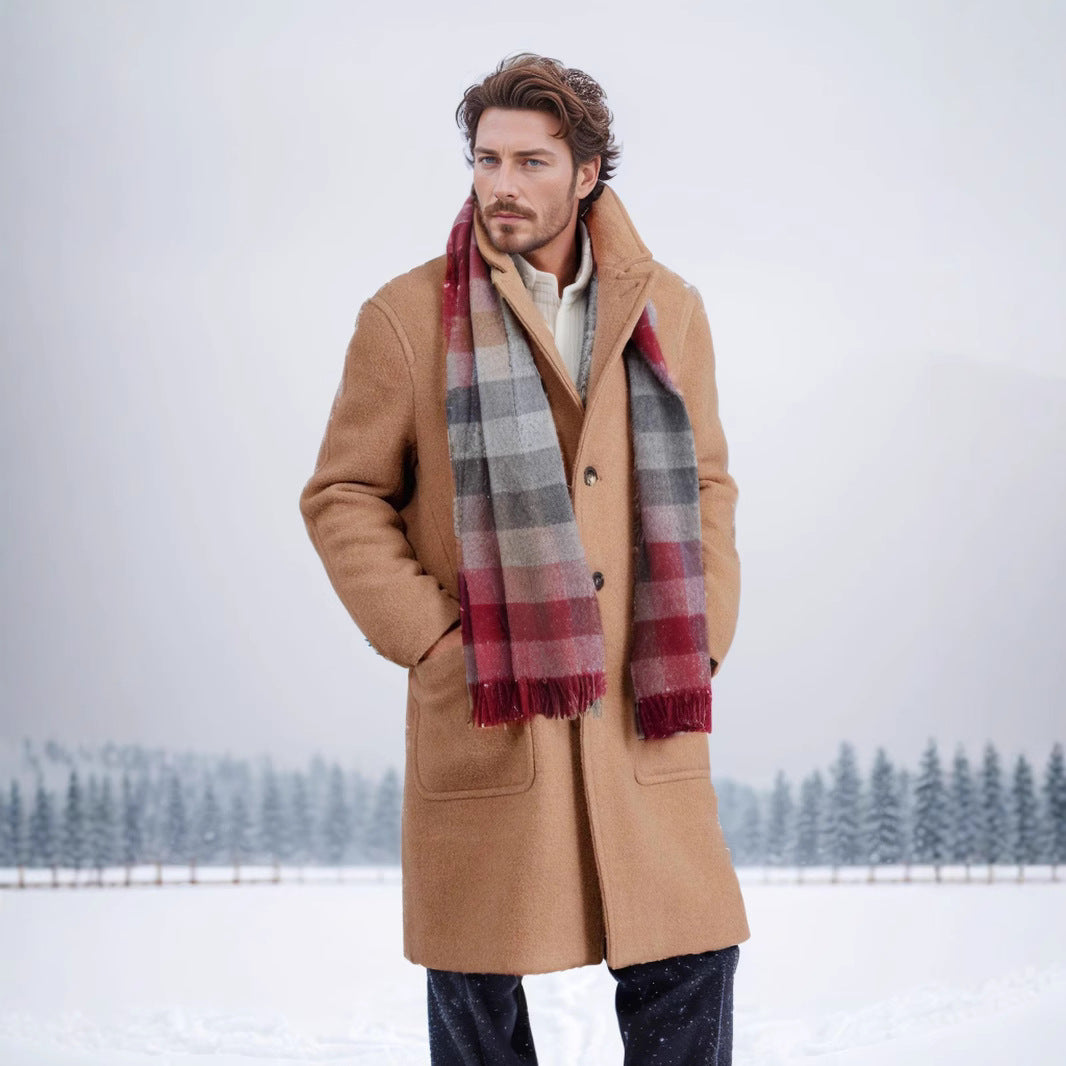 Elegant wool coat for men with double-breasted buttons and practical piped pockets Lune London