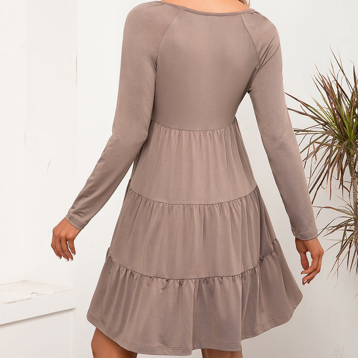 Leisure dress for women with deep V-neckline and voluminous skirt Lune London
