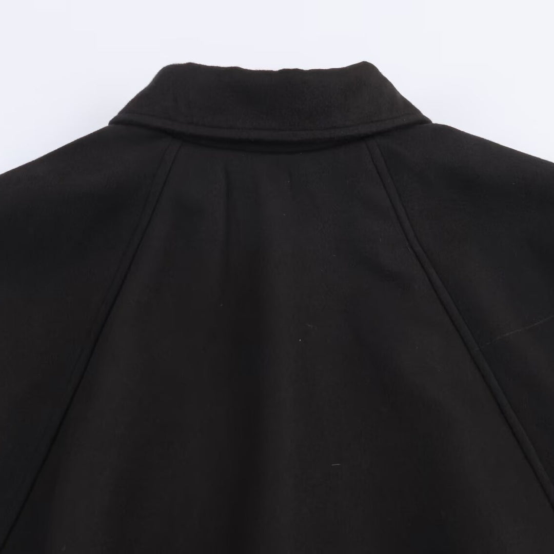 Fashion oversized jacket for women with a relaxed fit and a practical zipper Lune London