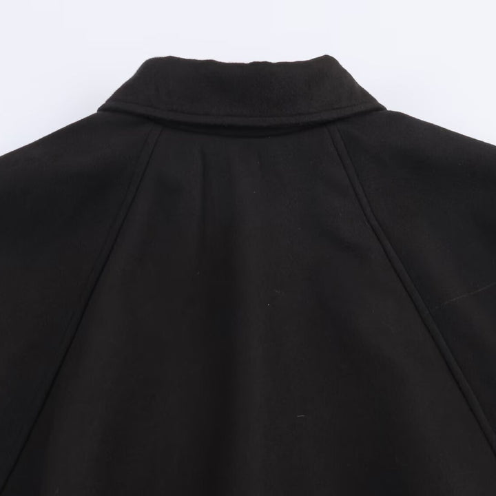 Fashion oversized jacket for women with a relaxed fit and a practical zipper Lune London