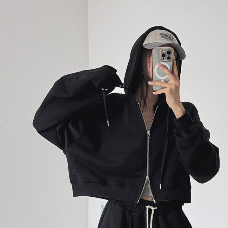 Sweat à capuche court pour femmes avec fermeture éclair et poignets élastiques Chic & Stil