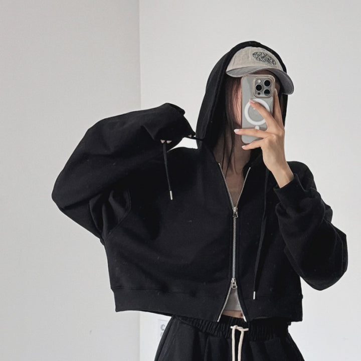 Sweat à capuche court pour femmes avec fermeture éclair et poignets élastiques Chic & Stil