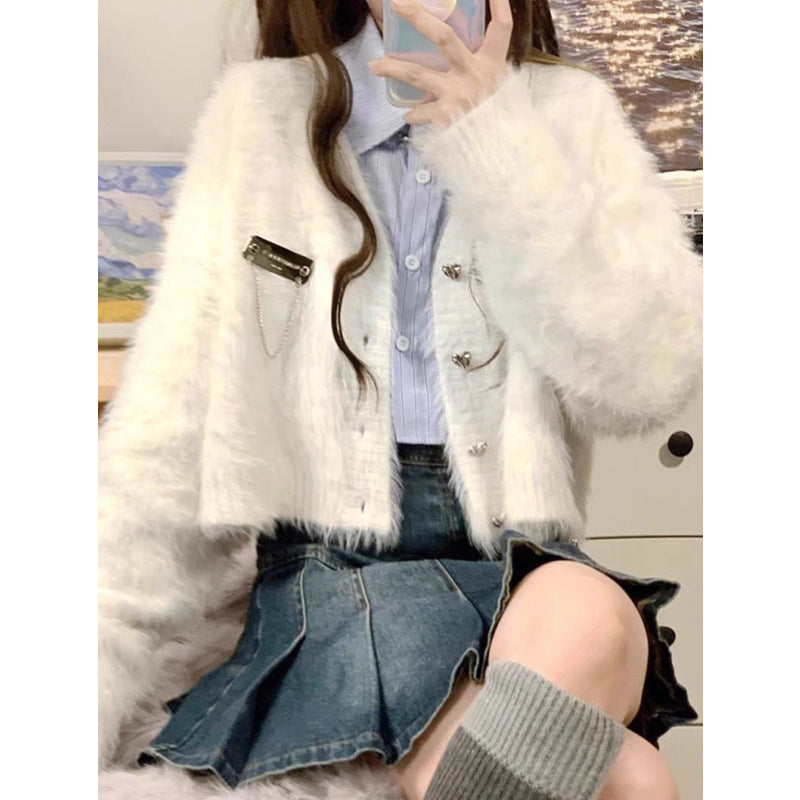 Short plush jacket for women with button design and elegant cut Lune London