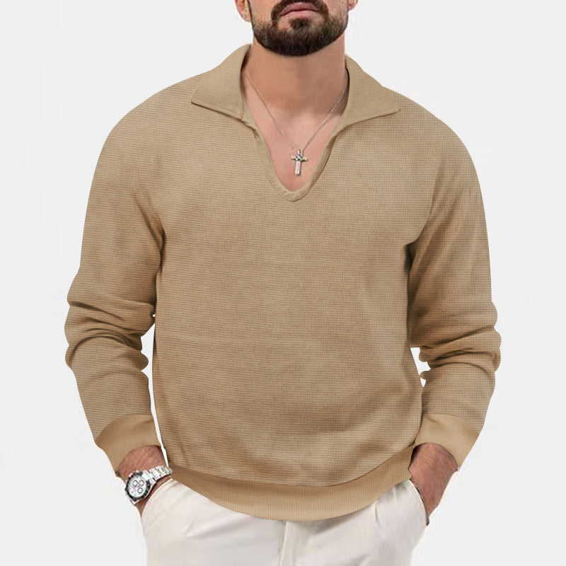 Sweater for men with trendy V-neck in breathable knit material Lune London