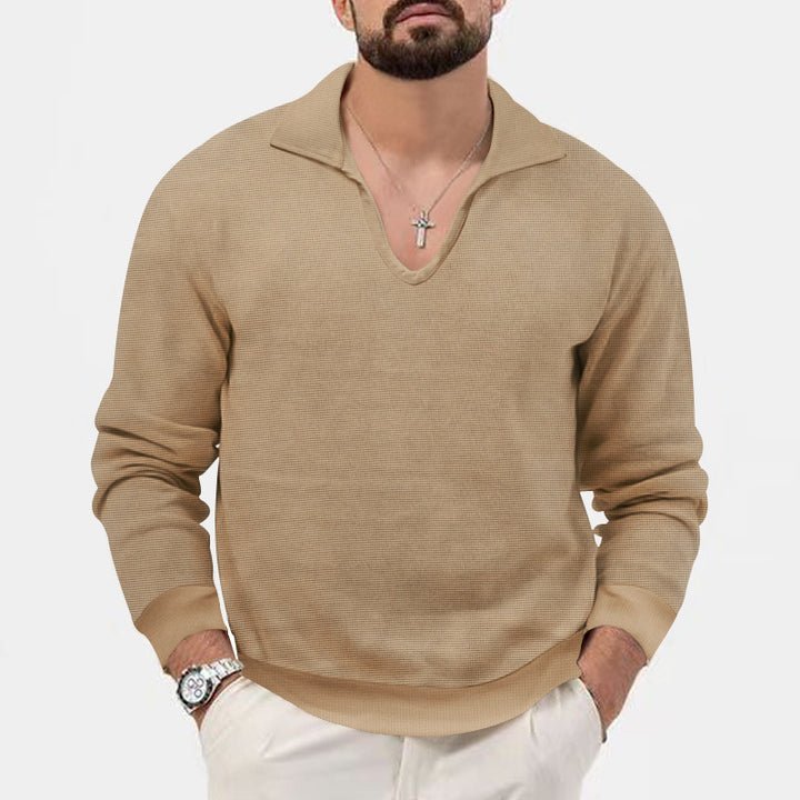 Sweater for men with trendy V-neck in breathable knit material Lune London