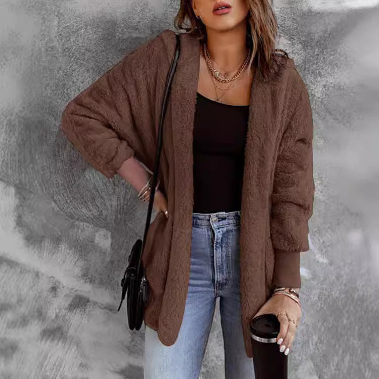 Cardigan surdimensionné pour femmes en matériau doux et coupe décontractée Chic & Stil