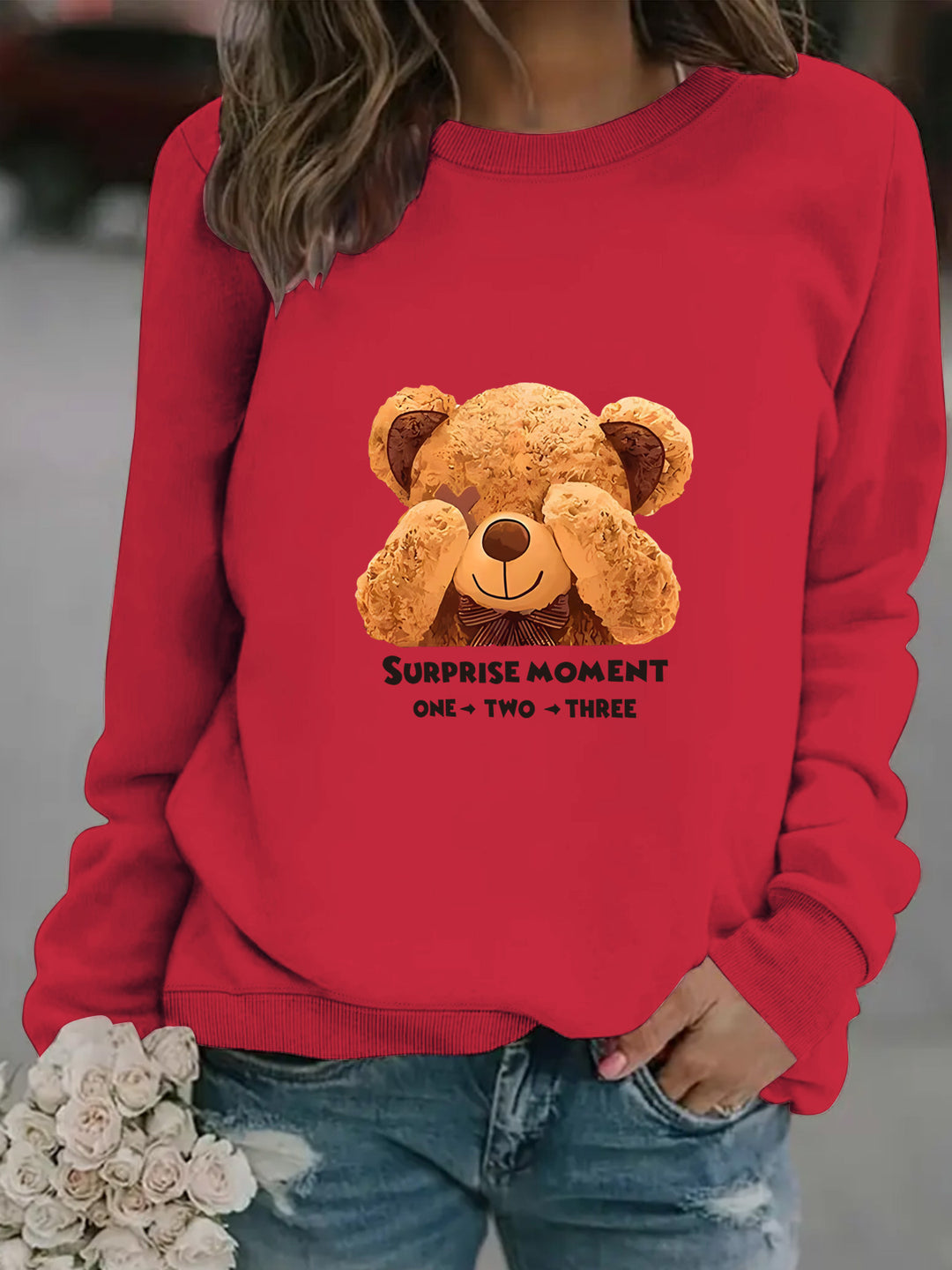 Women's sweatshirt with cute bear design and modern lettering Chic & Stil