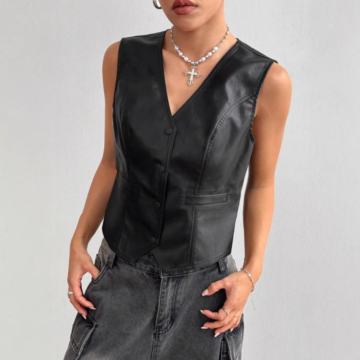 Elegant faux leather jacket for women with a fitted cut and practical pockets Lune London
