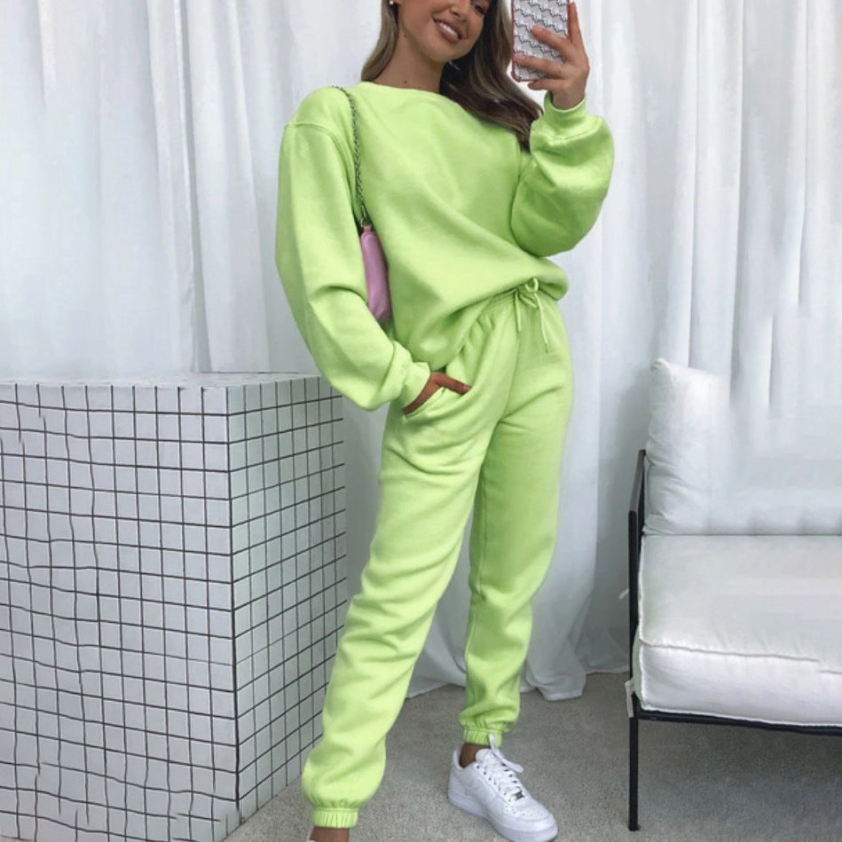 Women's comfortable feel-good jogging suit with relaxed fit and elastic waistband Chic & Stil