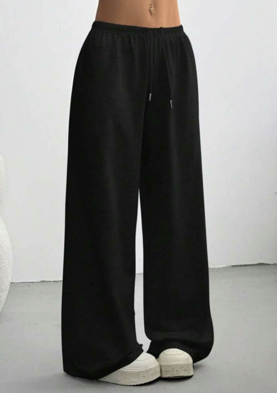 Loose sweatpants for ladies with elastic waistband Lune London