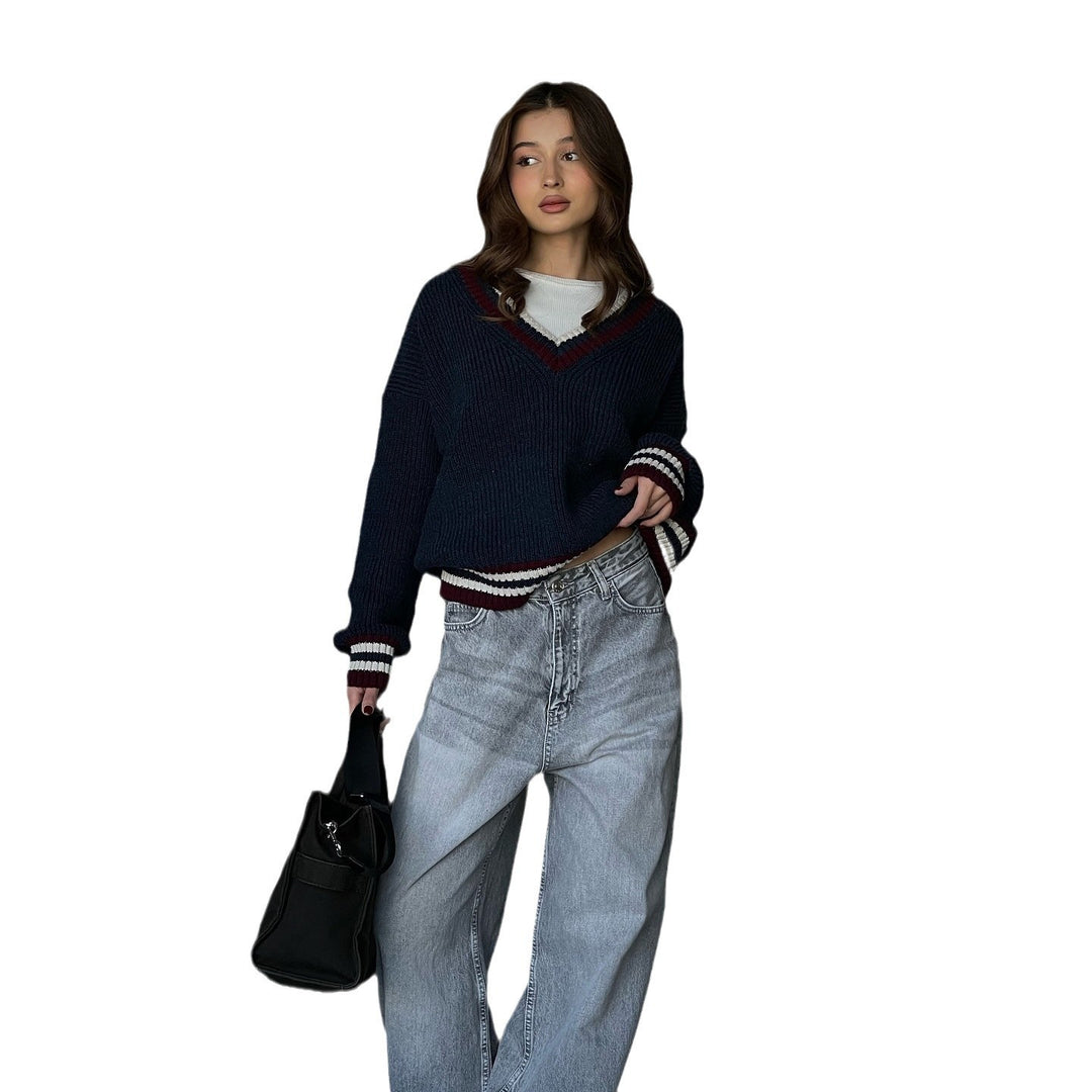 Casual sweater for women with V-neck and striped details Lune London