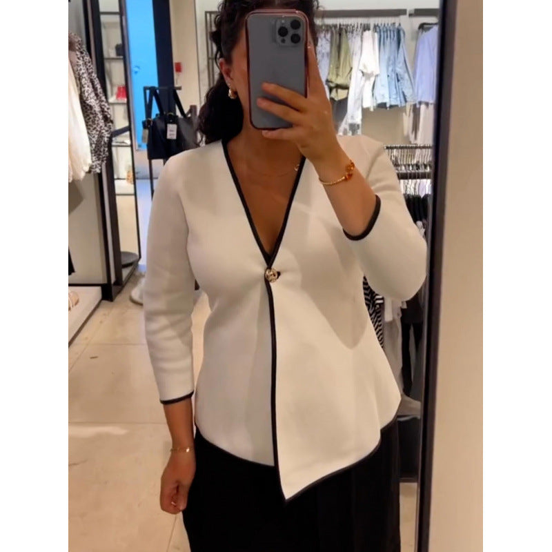 Elegant women's jacket with asymmetric cut and metallic button Lune London