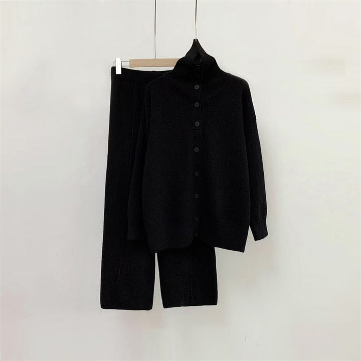 Ensemble en maille pour femmes avec col montant moderne et patte de boutonnage confortable Chic & Stil
